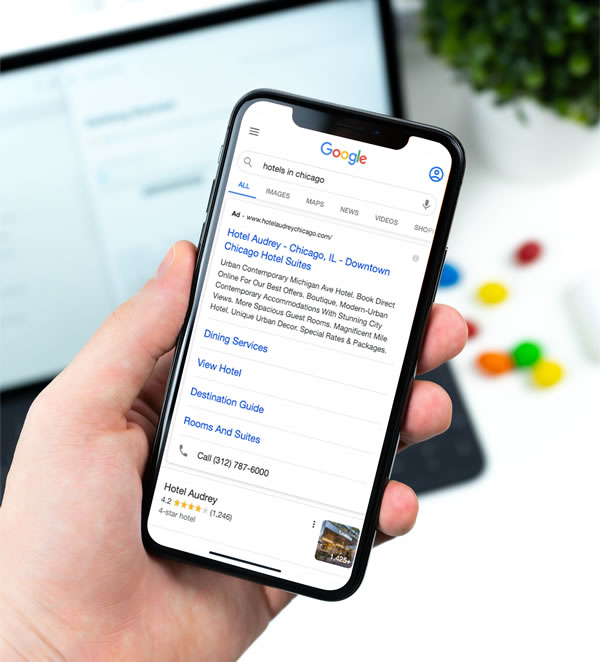 Google search for hotels in Chicago on mobile phone